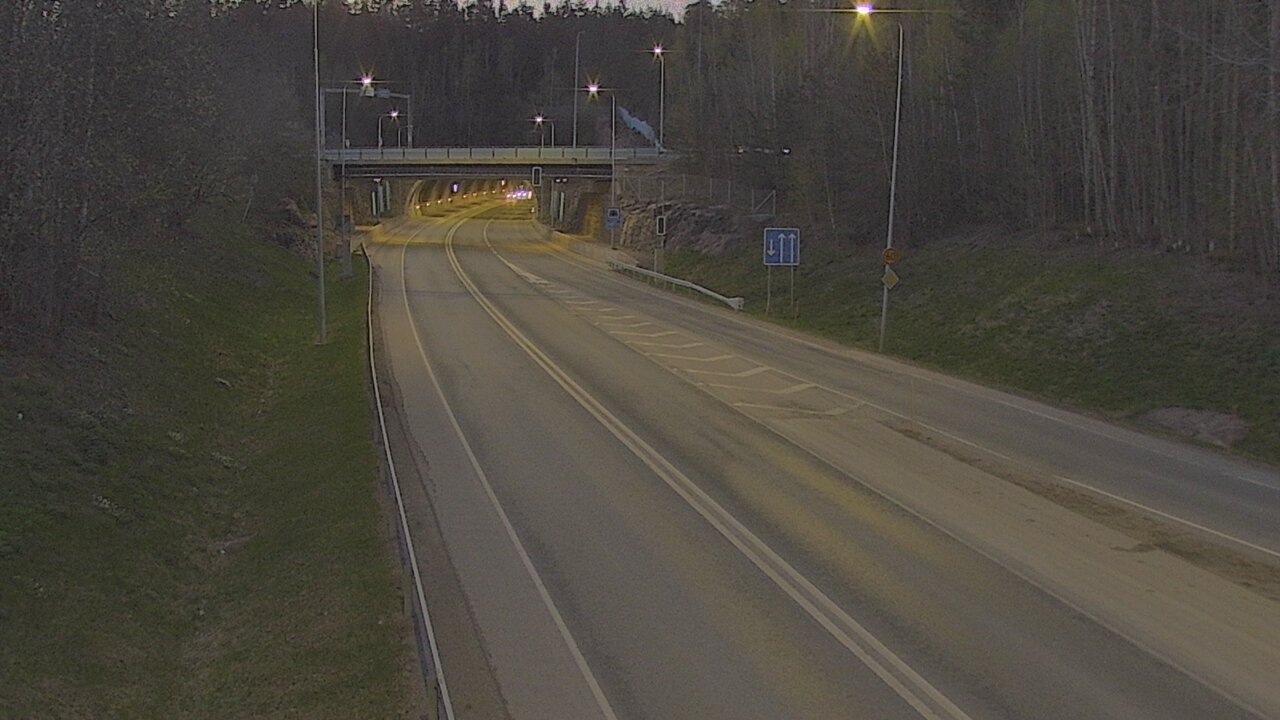 Weather Camera Image Tie 102 Hiidenkallion tunneli, suuaukko etelä, Espoo, Uusimaa