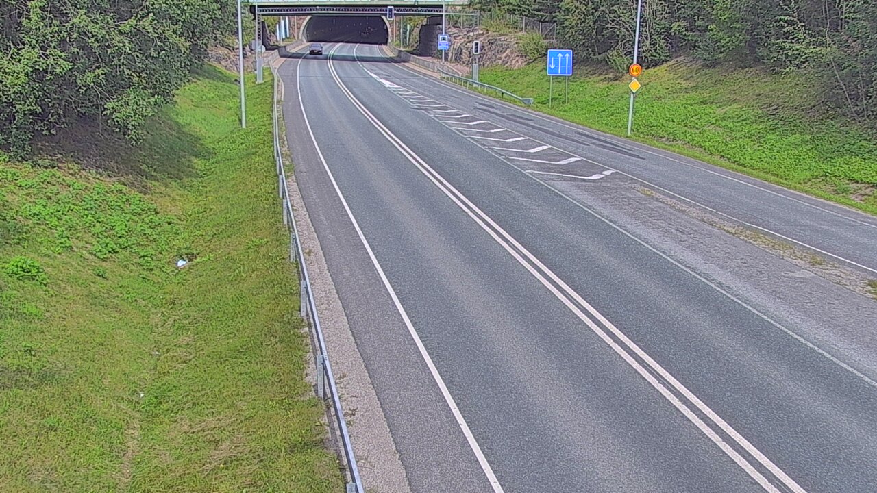 Weather Camera Image Tie 102 Hiidenkallion tunneli, suuaukko etelä, Espoo, Uusimaa