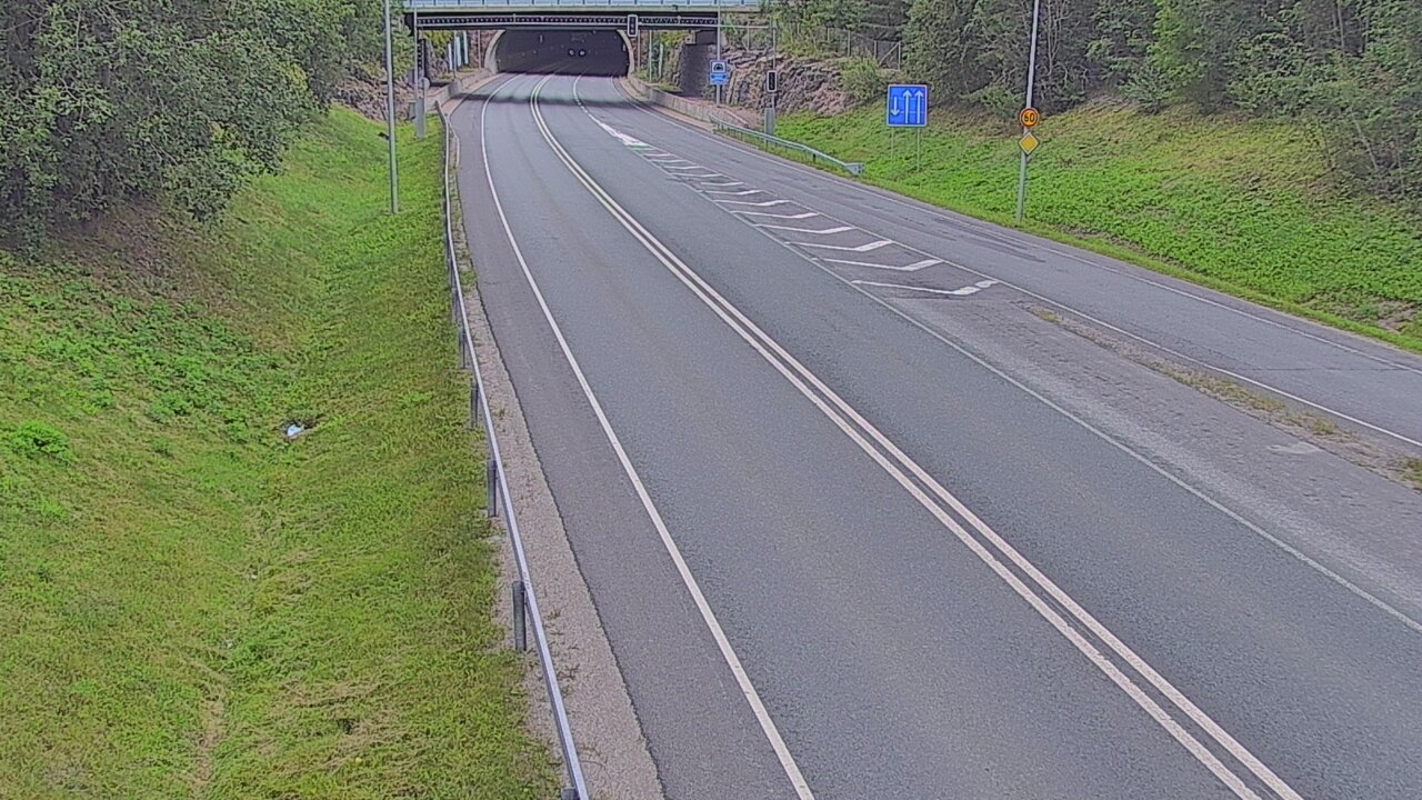 Kelikamerat Kuva Tie 102 Hiidenkallion tunneli, suuaukko etelä, Espoo, Uusimaa