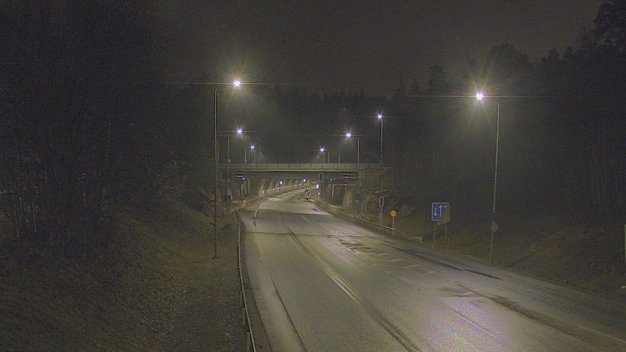 Kelikamerat Kuva Tie 102 Hiidenkallion tunneli, suuaukko etelä, Espoo, Uusimaa