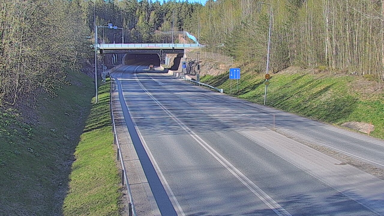 Kelikamerat Kuva Tie 102 Hiidenkallion tunneli, suuaukko etelä, Espoo, Uusimaa