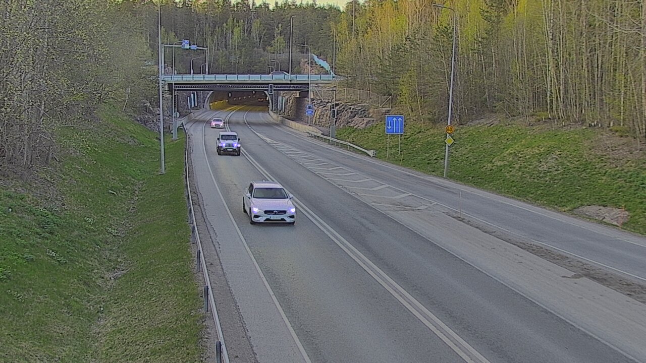 Kelikamerat Kuva Tie 102 Hiidenkallion tunneli, suuaukko etelä, Espoo, Uusimaa