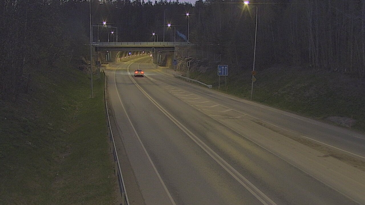 Weather Camera Image Tie 102 Hiidenkallion tunneli, suuaukko etelä, Espoo, Uusimaa