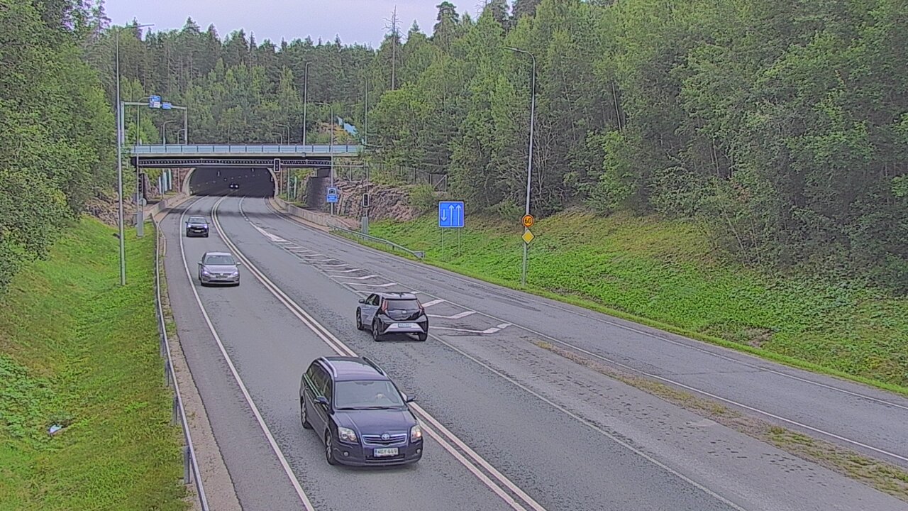 Kelikamerat Kuva Tie 102 Hiidenkallion tunneli, suuaukko etelä, Espoo, Uusimaa