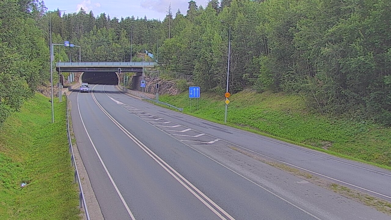 Kelikamerat Kuva Tie 102 Hiidenkallion tunneli, suuaukko etelä, Espoo, Uusimaa