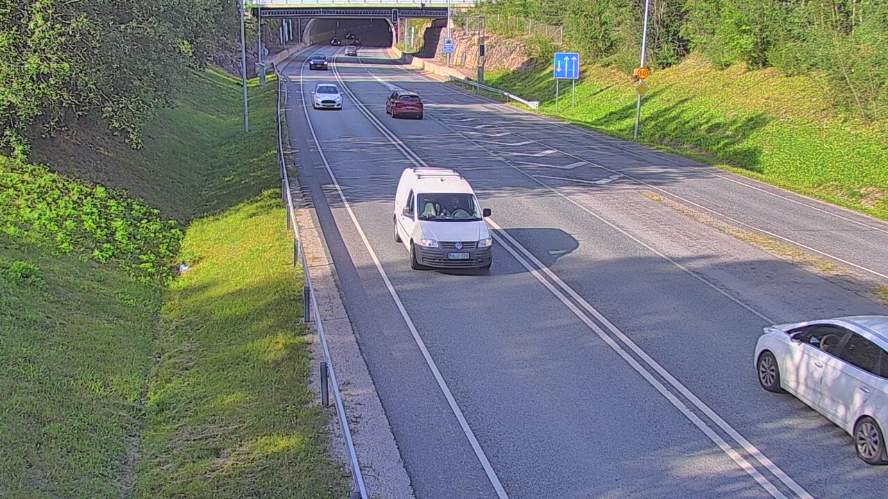Kelikamerat Kuva Tie 102 Hiidenkallion tunneli, suuaukko etelä, Espoo, Uusimaa