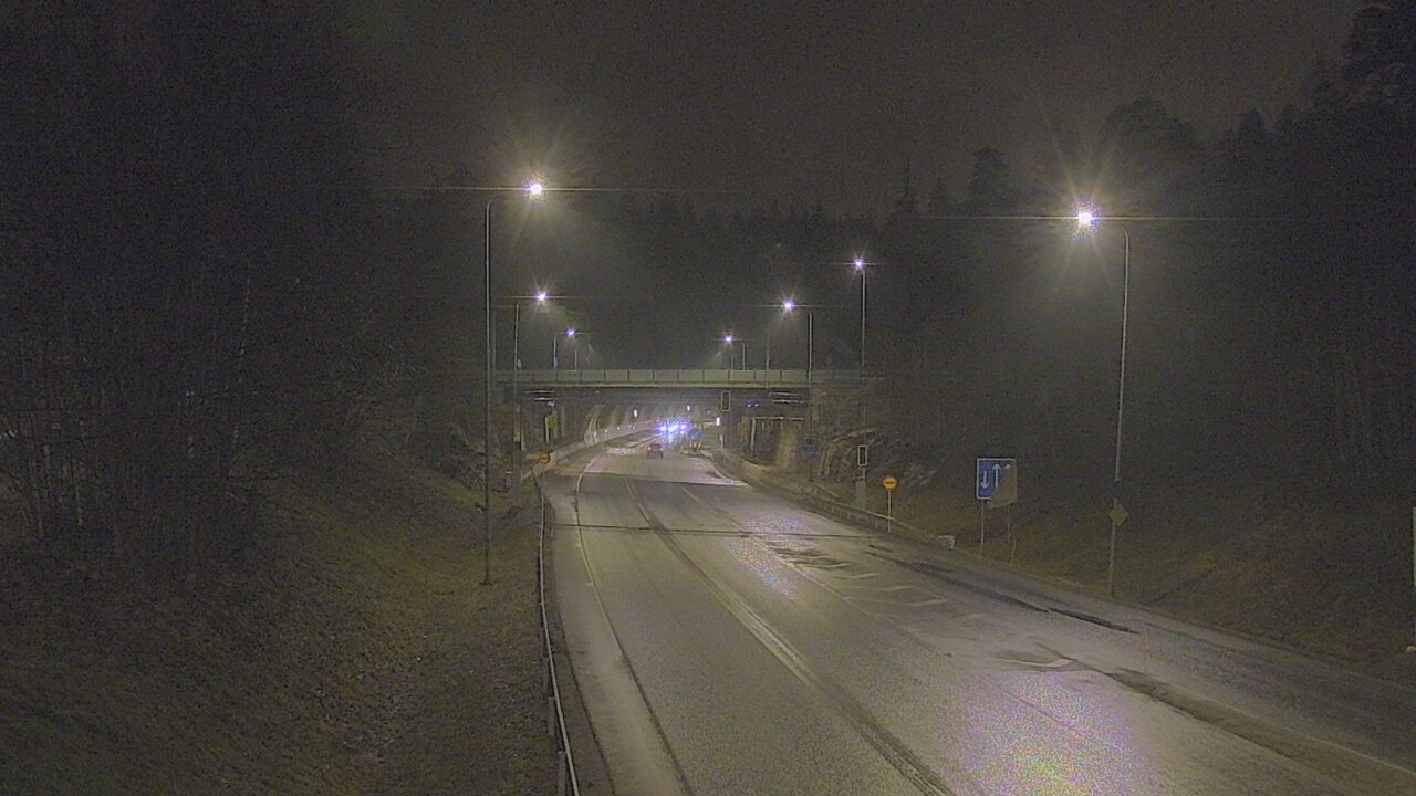 Kelikamerat Kuva Tie 102 Hiidenkallion tunneli, suuaukko etelä, Espoo, Uusimaa