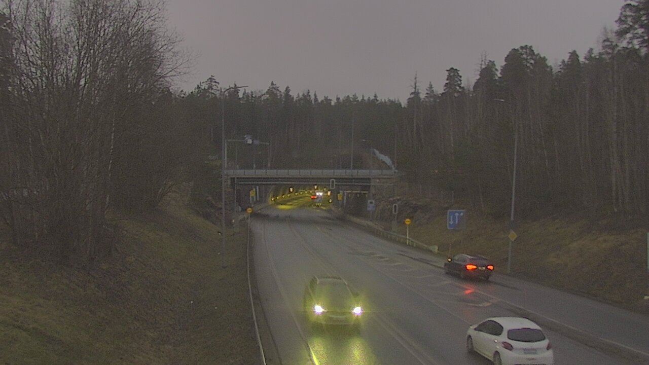 Kelikamerat Kuva Tie 102 Hiidenkallion tunneli, suuaukko etelä, Espoo, Uusimaa