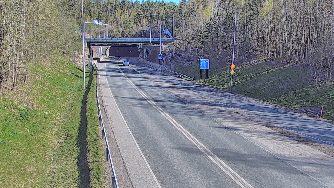 Kelikamerat Kuva Tie 102 Hiidenkallion tunneli, suuaukko etelä, Espoo, Uusimaa