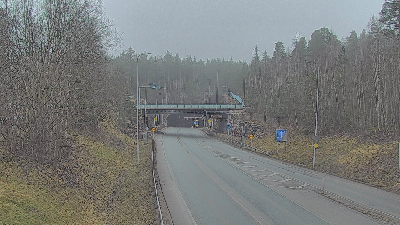 Weather Camera Image Tie 102 Hiidenkallion tunneli, suuaukko etelä, Espoo, Uusimaa