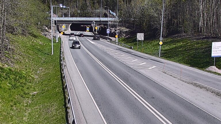 Weather Camera Image Tie 102 Hiidenkallion tunneli, suuaukko etelä, Espoo, Uusimaa