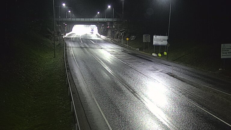 Weather Camera Image Tie 102 Hiidenkallion tunneli, suuaukko etelä, Espoo, Uusimaa