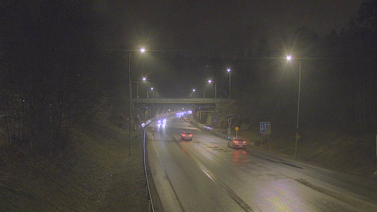 Kelikamerat Kuva Tie 102 Hiidenkallion tunneli, suuaukko etelä, Espoo, Uusimaa