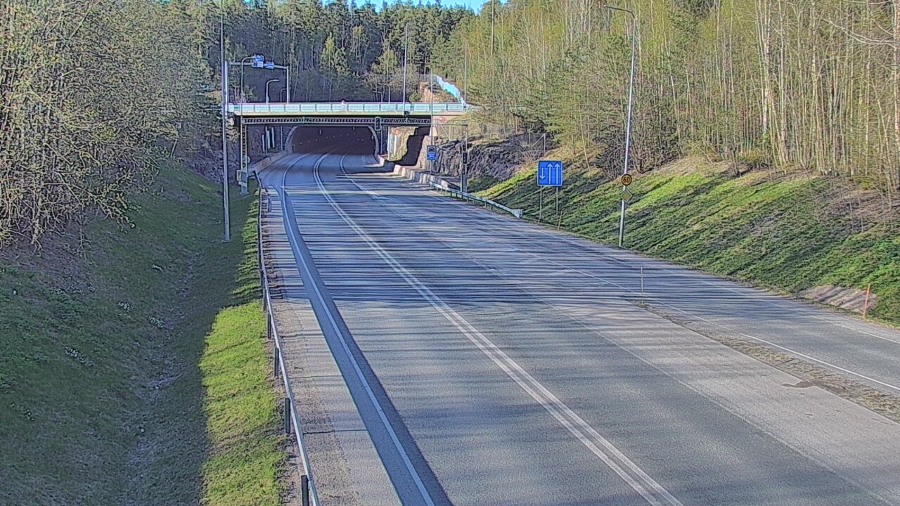 Kelikamerat Kuva Tie 102 Hiidenkallion tunneli, suuaukko etelä, Espoo, Uusimaa