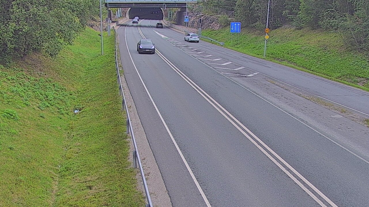 Weather Camera Image Tie 102 Hiidenkallion tunneli, suuaukko etelä, Espoo, Uusimaa