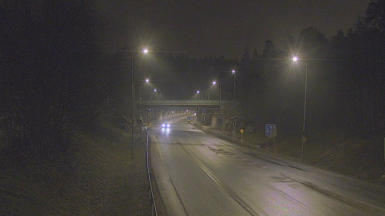 Kelikamerat Kuva Tie 102 Hiidenkallion tunneli, suuaukko etelä, Espoo, Uusimaa