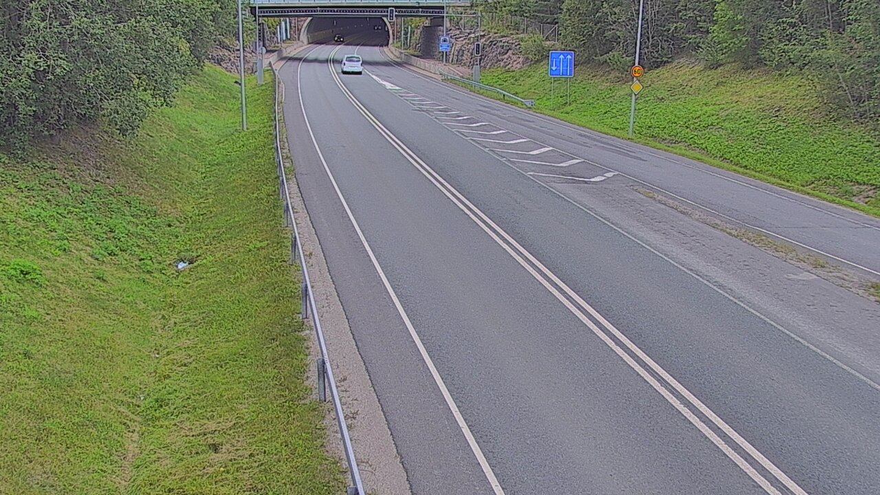Kelikamerat Kuva Tie 102 Hiidenkallion tunneli, suuaukko etelä, Espoo, Uusimaa