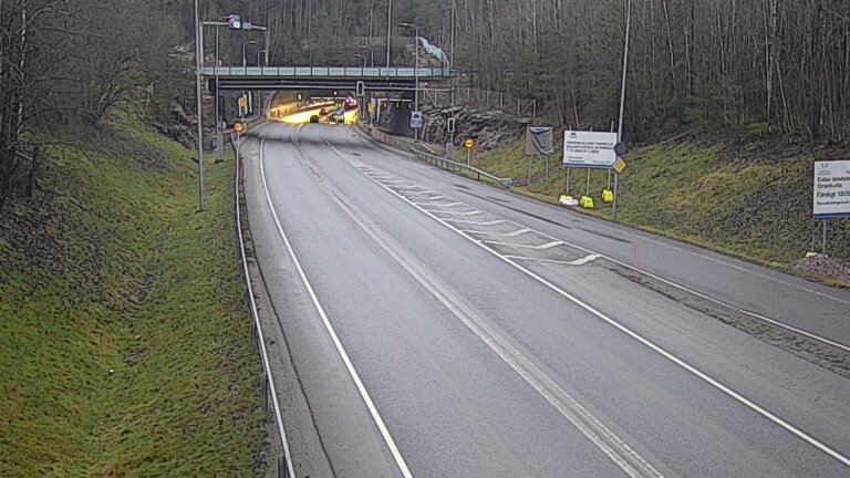 Weather Camera Image Tie 102 Hiidenkallion tunneli, suuaukko etelä, Espoo, Uusimaa