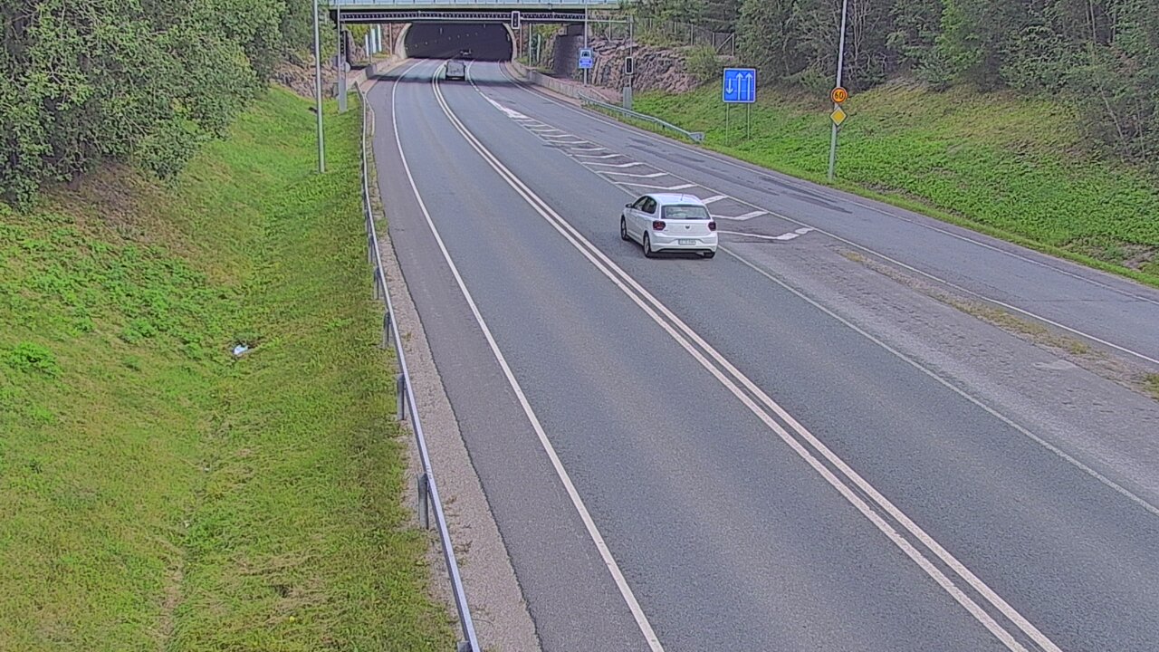 Kelikamerat Kuva Tie 102 Hiidenkallion tunneli, suuaukko etelä, Espoo, Uusimaa