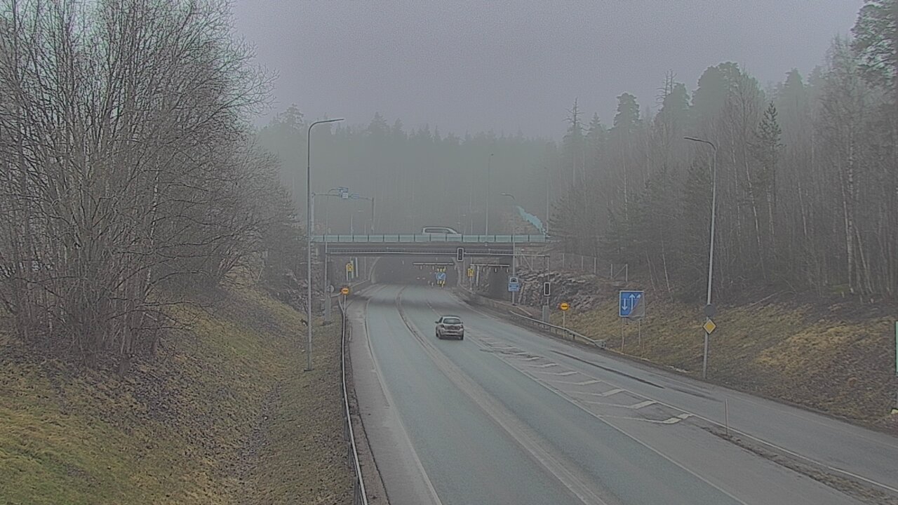 Kelikamerat Kuva Tie 102 Hiidenkallion tunneli, suuaukko etelä, Espoo, Uusimaa