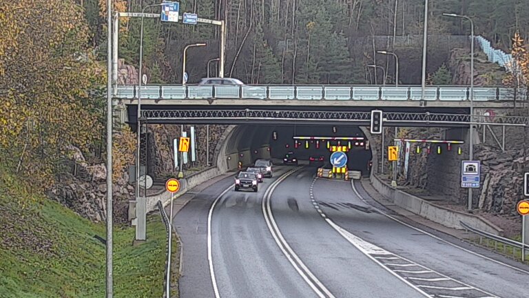 Kelikamerat Kuva Tie 102 Hiidenkallion tunneli, suuaukko etelä, Espoo, Uusimaa