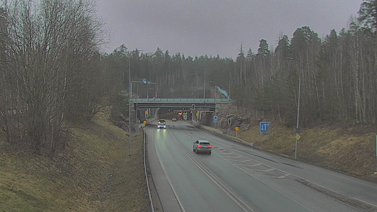 Kelikamerat Kuva Tie 102 Hiidenkallion tunneli, suuaukko etelä, Espoo, Uusimaa