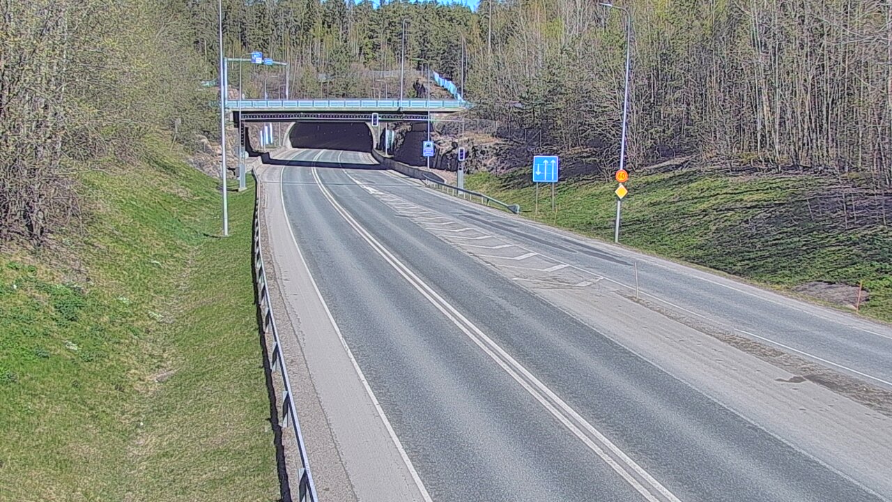 Kelikamerat Kuva Tie 102 Hiidenkallion tunneli, suuaukko etelä, Espoo, Uusimaa