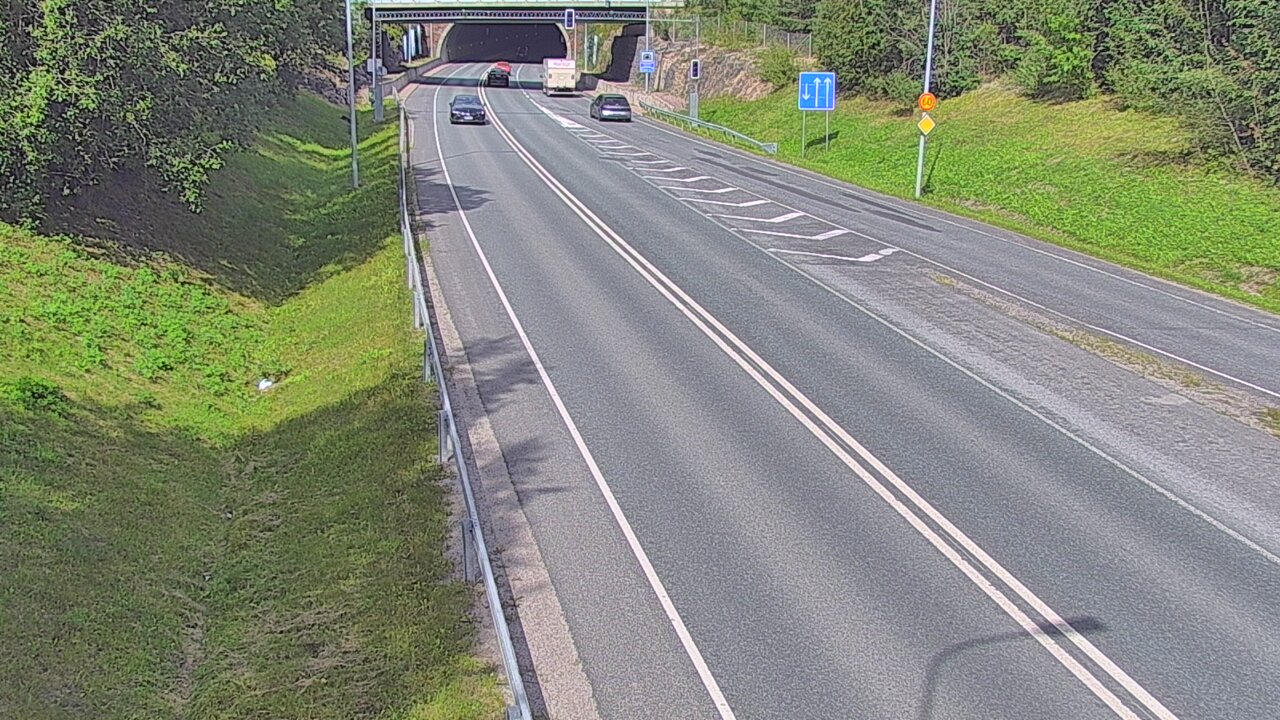 Kelikamerat Kuva Tie 102 Hiidenkallion tunneli, suuaukko etelä, Espoo, Uusimaa