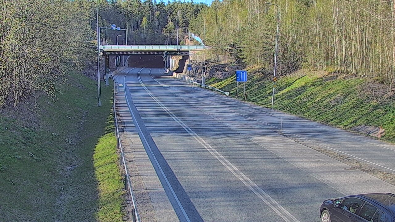 Kelikamerat Kuva Tie 102 Hiidenkallion tunneli, suuaukko etelä, Espoo, Uusimaa
