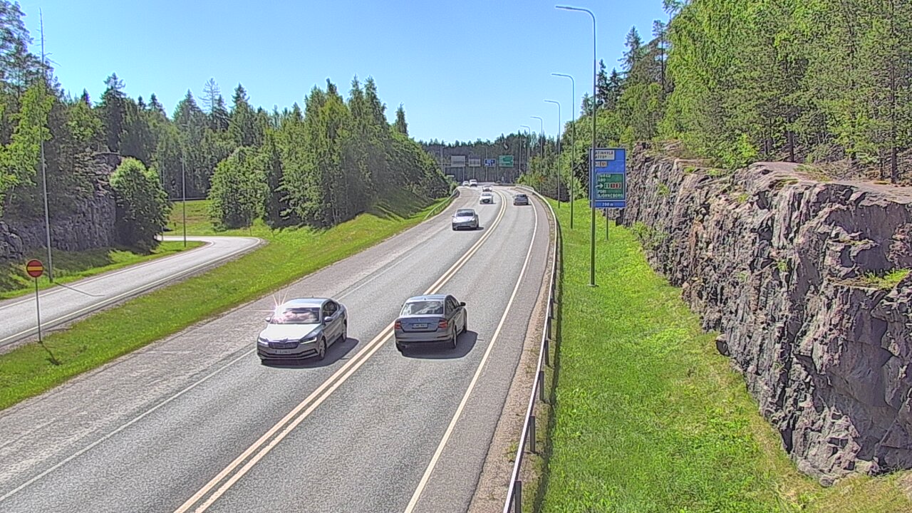 Kelikamerat Kuva Tie 102 Hiidenkallion tunneli, suuaukko etelä, Espoo, Uusimaa
