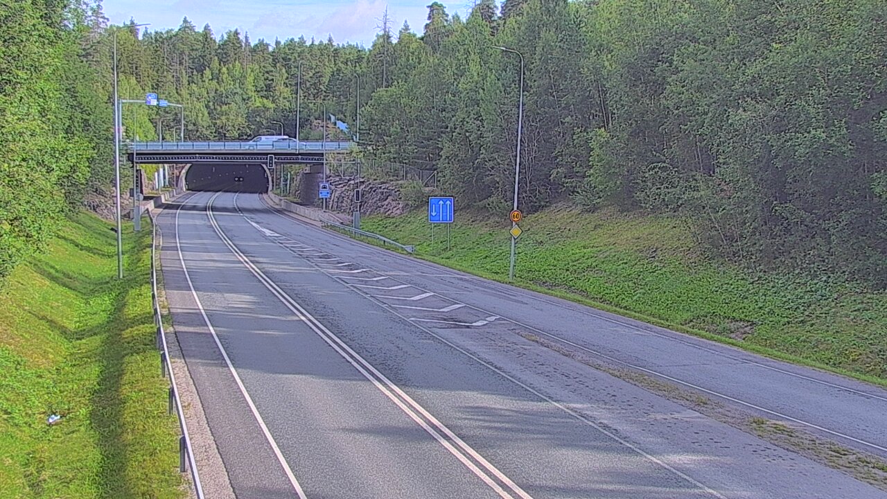 Kelikamerat Kuva Tie 102 Hiidenkallion tunneli, suuaukko etelä, Espoo, Uusimaa