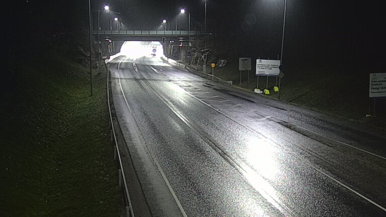 Weather Camera Image Tie 102 Hiidenkallion tunneli, suuaukko etelä, Espoo, Uusimaa