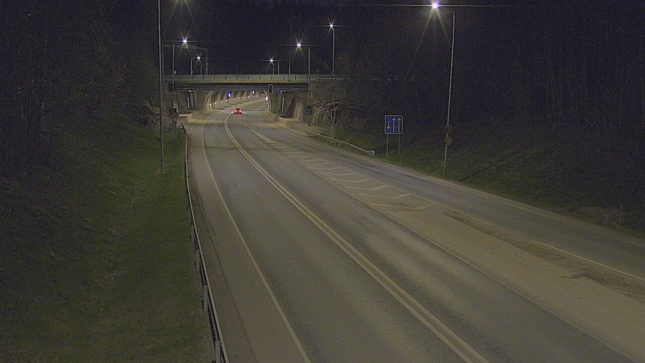 Weather Camera Image Tie 102 Hiidenkallion tunneli, suuaukko etelä, Espoo, Uusimaa