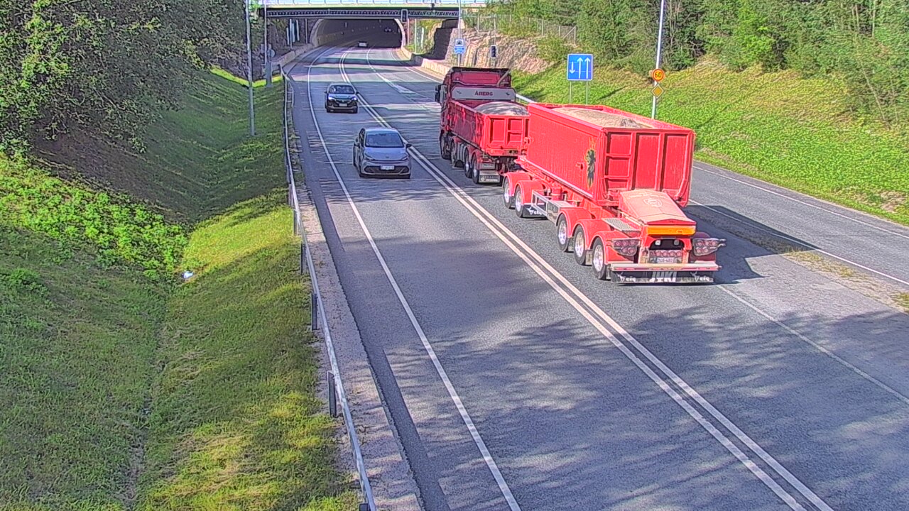 Kelikamerat Kuva Tie 102 Hiidenkallion tunneli, suuaukko etelä, Espoo, Uusimaa