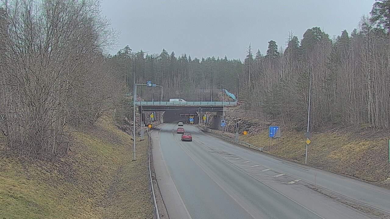 Weather Camera Image Tie 102 Hiidenkallion tunneli, suuaukko etelä, Espoo, Uusimaa