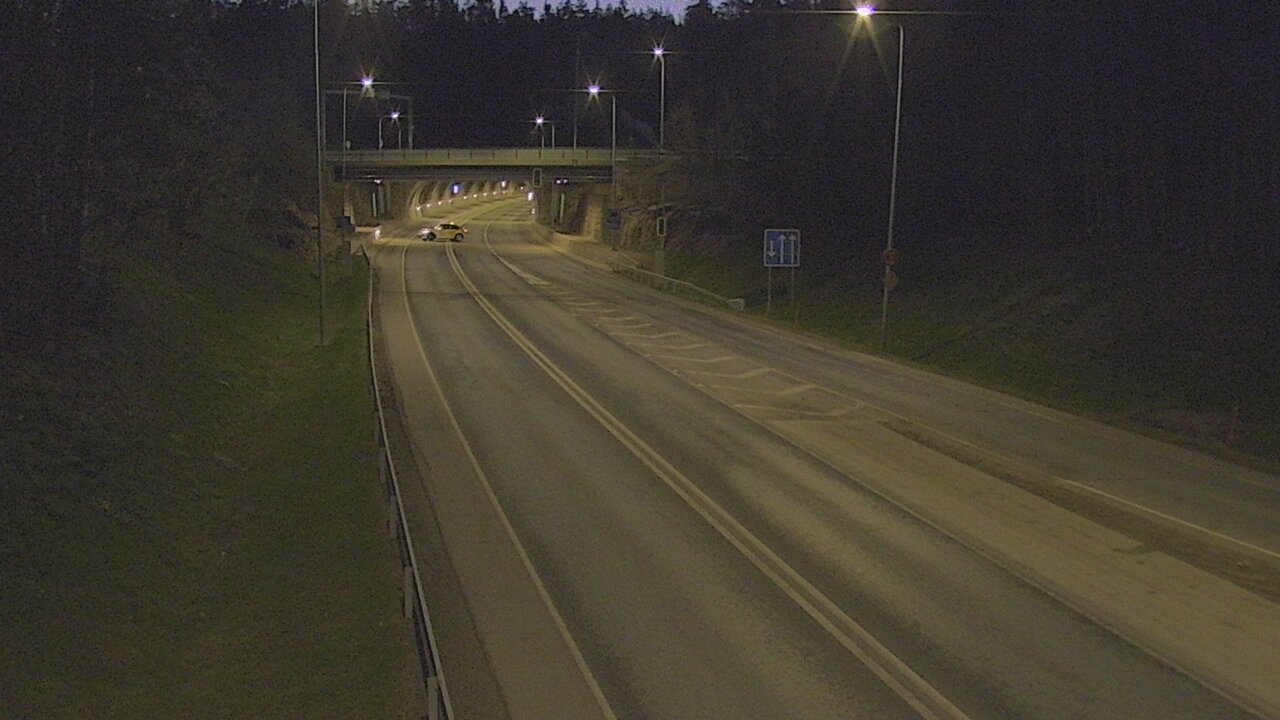 Kelikamerat Kuva Tie 102 Hiidenkallion tunneli, suuaukko etelä, Espoo, Uusimaa