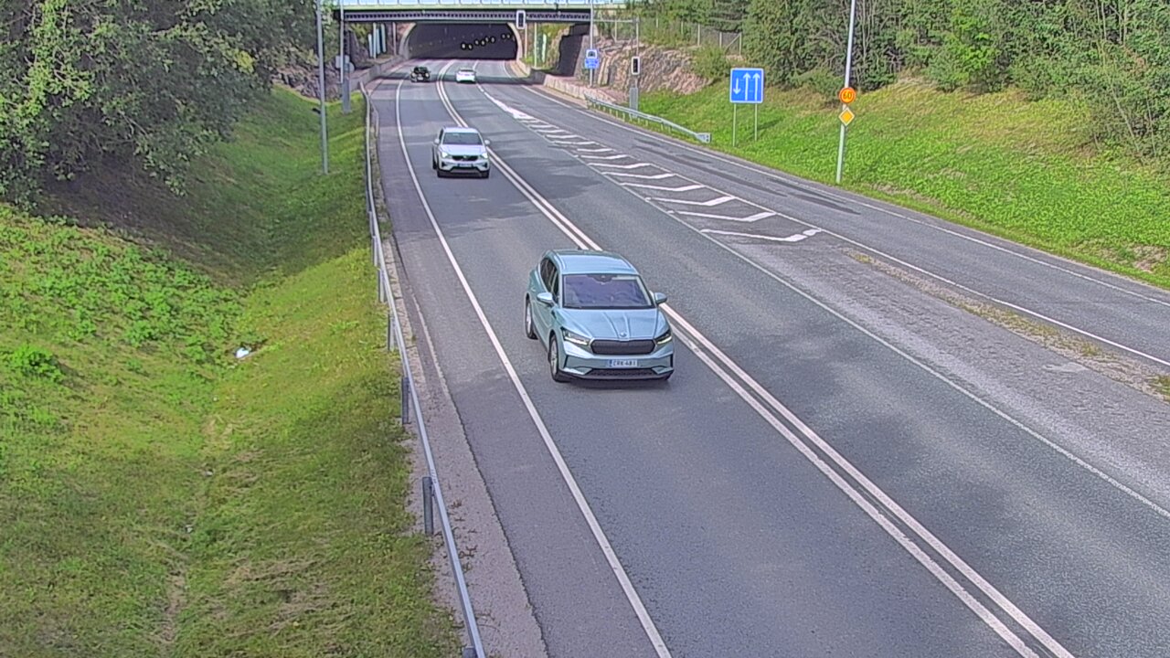 Kelikamerat Kuva Tie 102 Hiidenkallion tunneli, suuaukko etelä, Espoo, Uusimaa