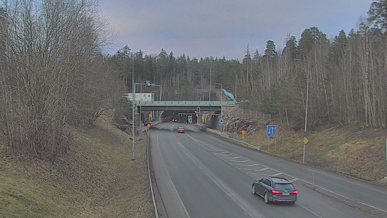 Weather Camera Image Tie 102 Hiidenkallion tunneli, suuaukko etelä, Espoo, Uusimaa