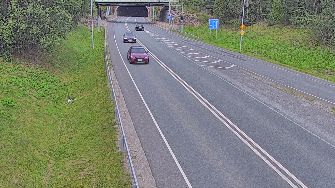Weather Camera Image Tie 102 Hiidenkallion tunneli, suuaukko etelä, Espoo, Uusimaa