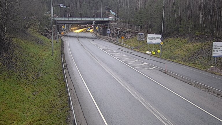 Weather Camera Image Tie 102 Hiidenkallion tunneli, suuaukko etelä, Espoo, Uusimaa