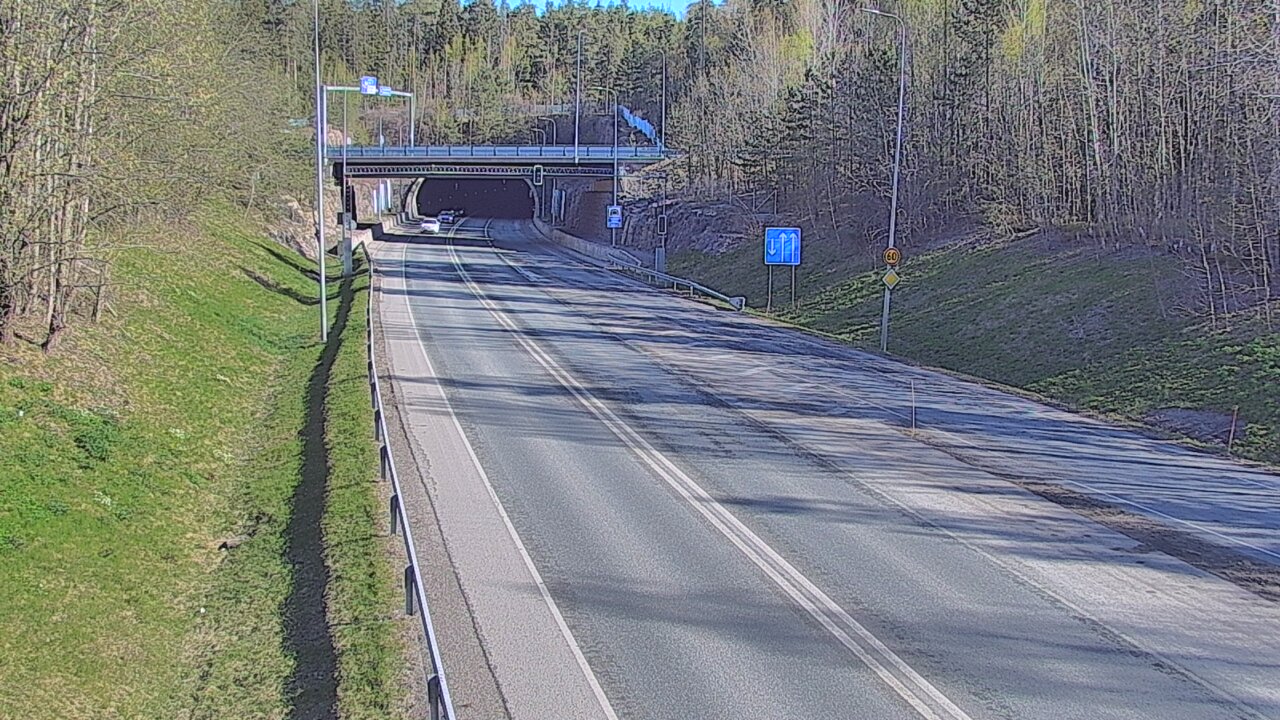 Kelikamerat Kuva Tie 102 Hiidenkallion tunneli, suuaukko etelä, Espoo, Uusimaa