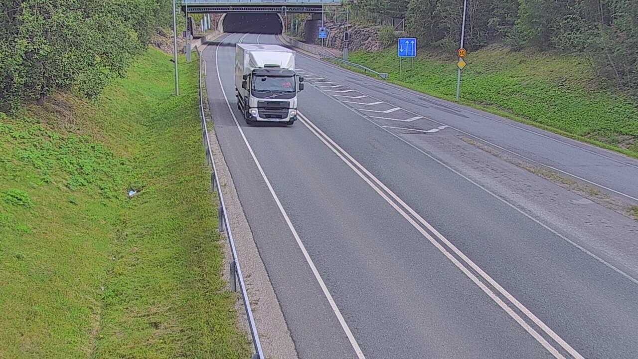Weather Camera Image Tie 102 Hiidenkallion tunneli, suuaukko etelä, Espoo, Uusimaa