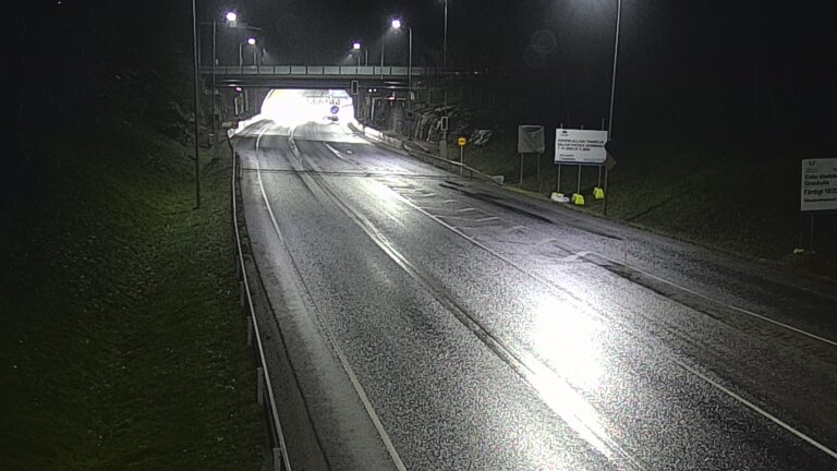 Weather Camera Image Tie 102 Hiidenkallion tunneli, suuaukko etelä, Espoo, Uusimaa