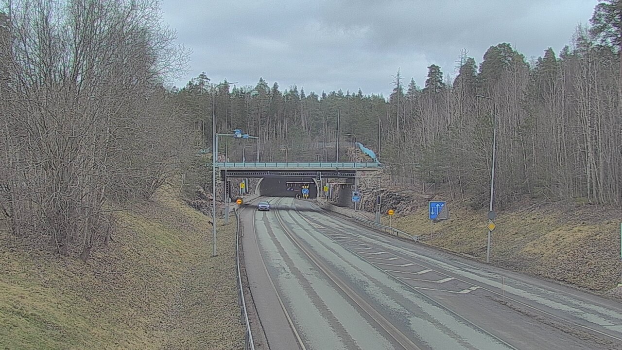 Kelikamerat Kuva Tie 102 Hiidenkallion tunneli, suuaukko etelä, Espoo, Uusimaa