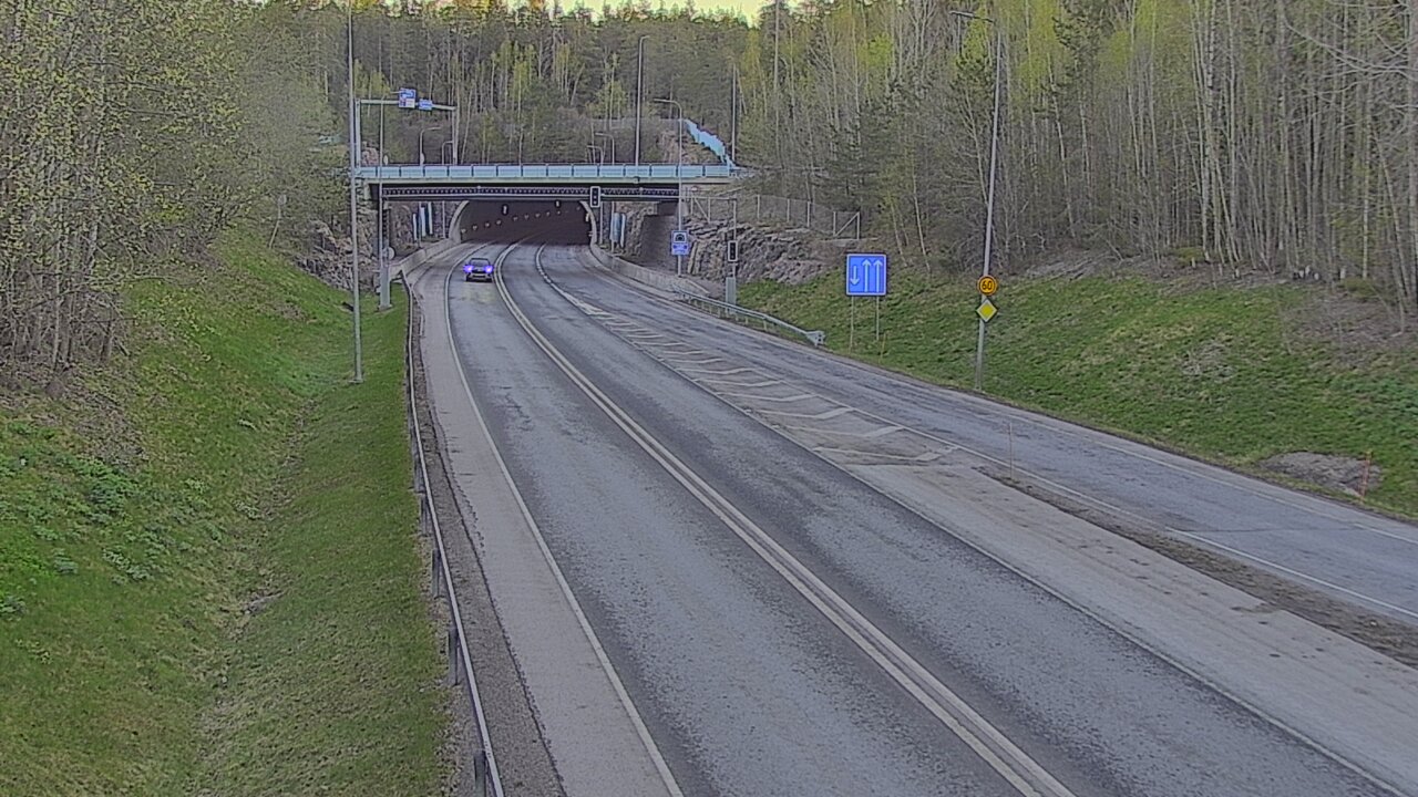 Kelikamerat Kuva Tie 102 Hiidenkallion tunneli, suuaukko etelä, Espoo, Uusimaa