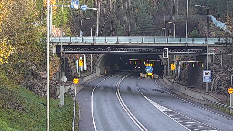 Kelikamerat Kuva Tie 102 Hiidenkallion tunneli, suuaukko etelä, Espoo, Uusimaa