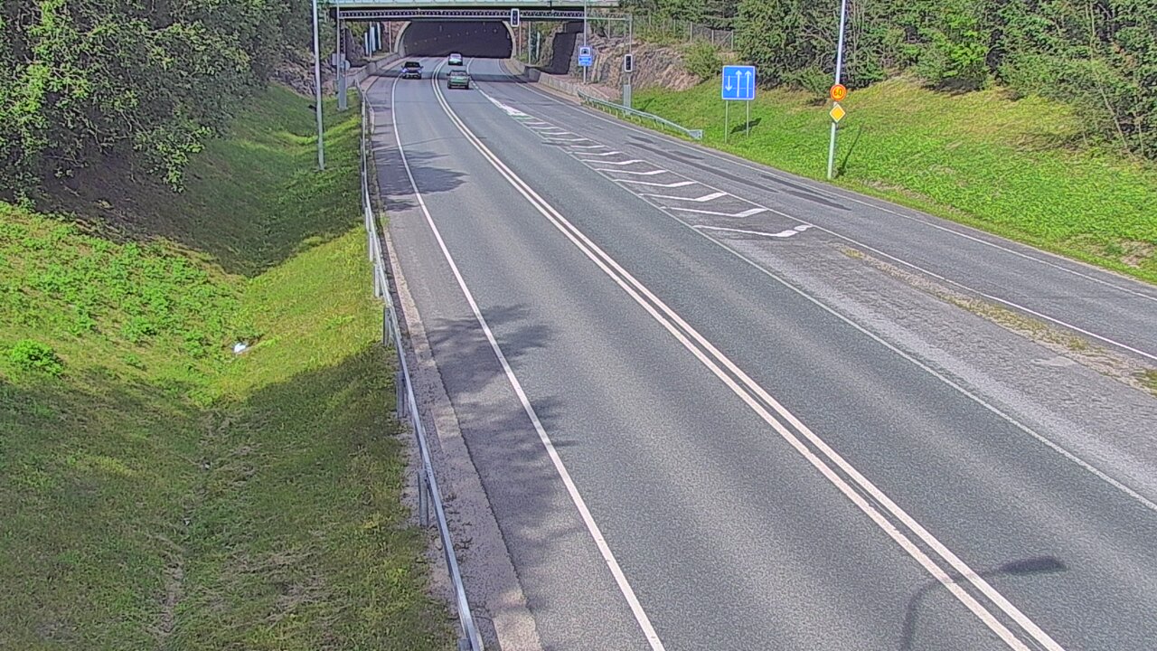 Kelikamerat Kuva Tie 102 Hiidenkallion tunneli, suuaukko etelä, Espoo, Uusimaa