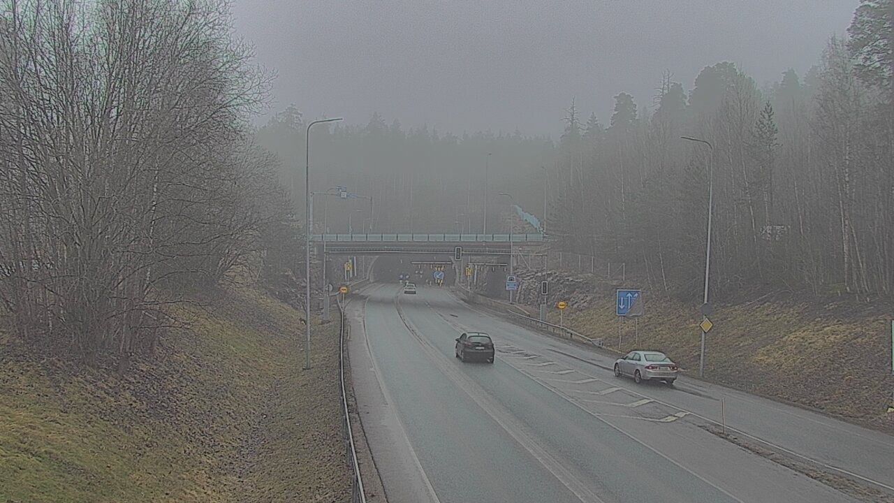 Kelikamerat Kuva Tie 102 Hiidenkallion tunneli, suuaukko etelä, Espoo, Uusimaa