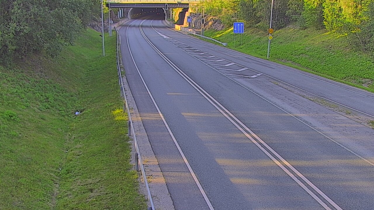 Kelikamerat Kuva Tie 102 Hiidenkallion tunneli, suuaukko etelä, Espoo, Uusimaa