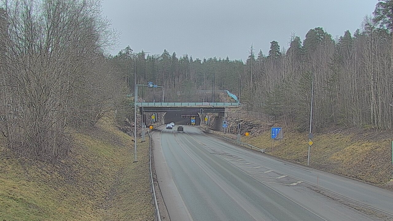 Weather Camera Image Tie 102 Hiidenkallion tunneli, suuaukko etelä, Espoo, Uusimaa